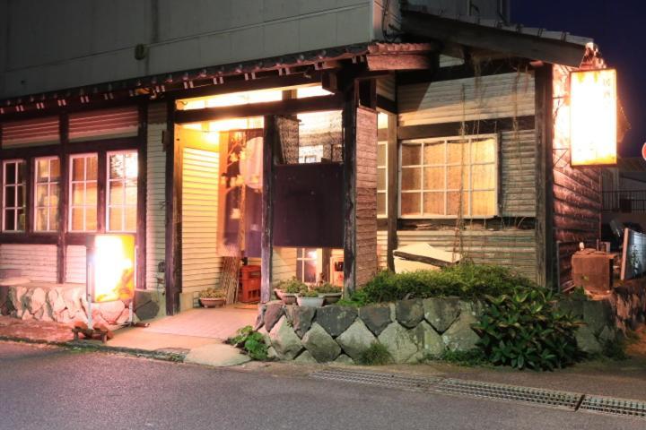 Готель Pikaichi Second Гото Екстер'єр фото